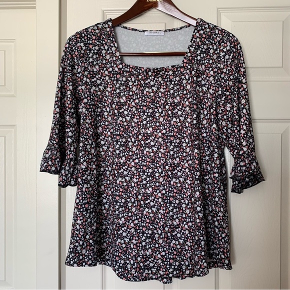 NWOT Women’s Black w/Floral Square Neck Blouse, 3/4 flare sleeve Size L - Picture 4 of 9